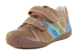 Premium quality sneaker with genuine leather lining and upper brown with blue and green stripe. Thanks to its high level of specialization, D.D. Step knows exactly what your child’s feet need, to develop properly in the various phases of growth. The exceptional comfort these shoes provide assure the well-being and happiness of your child.