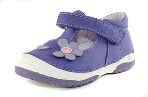 Premium quality dress shoes with genuine leather lining and upper in violet color with cute flower pattern and single strap. Thanks to its high level of specialization, D.D. Step knows exactly what your child’s feet need, to develop properly in the various phases of growth. The exceptional comfort these shoes provide assure the well-being and happiness of your child.